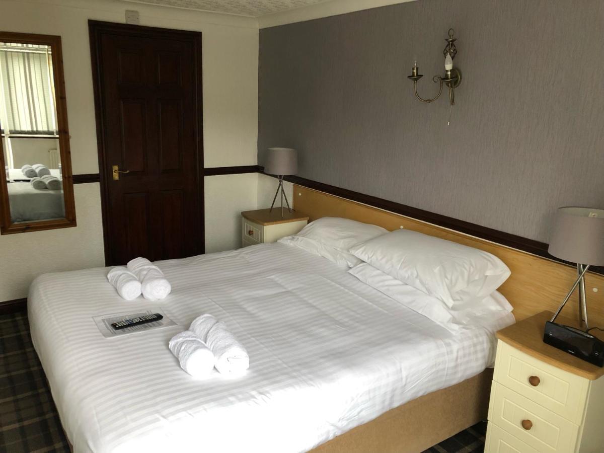 Boathouse Hotel Холихед Экстерьер фото