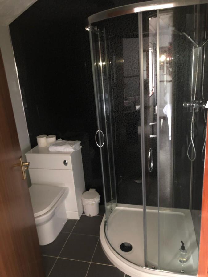Boathouse Hotel Холихед Экстерьер фото